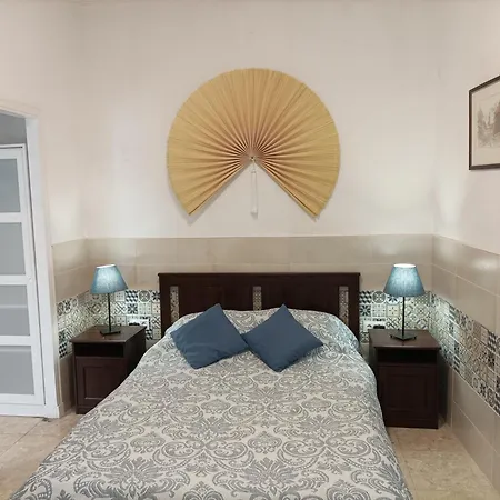 Apartment Casa Valientes A - Free Private Parking, Wifi & Ac
