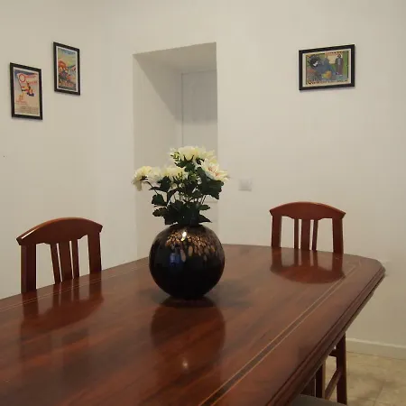 Apartment Casa Valientes A - Free Private Parking, Wifi & Ac